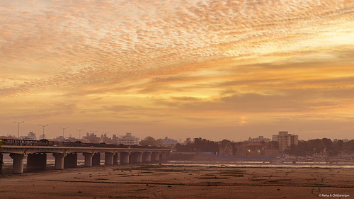 christmas xmas twilight sunrise dawn colors sun india travel gujarat surat bridge river tapi