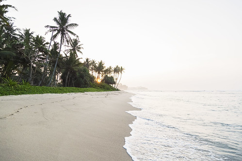 srilanka ocean waves sunrise canoneos5dmarkiii canon canonmoment travel travelphotography ahangama outside