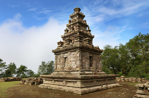 ancient candi temple centraljava jawa jawatengah java ancientjava javaalbum mataram hindu buddha indonesia buddhist buddhism travel wisata religion culture history archeology anthropology visualanthropology culturalanthropology culturalstudies architecture nature landscape ruin photography photographer photo foto asia southeastasia statue hidden mountain volcano yoni linga sacred place site situs volcanic stone sculpture gedongsongo ninebuildings semarang ambarawa bandungan ungaran merbabu hotspring waterspring spring water