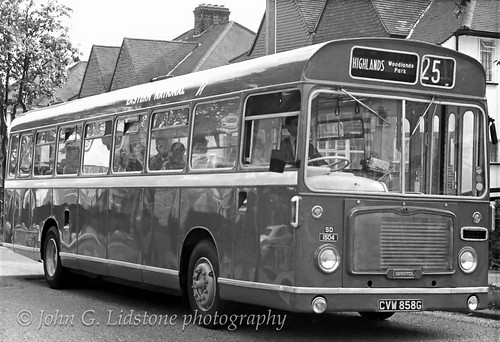 Mint condition Eastern National Bristol RELL6G / ECW SD 1504, CVW 858G on its first day back in service after being repainted in NBC green/white | by EastBeach68