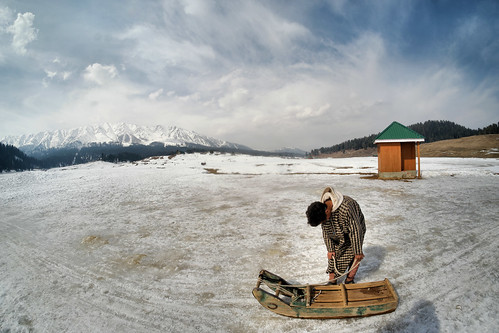 winter landscape skiing kashmir snowboarding gulmarg adventuresports travel india nature