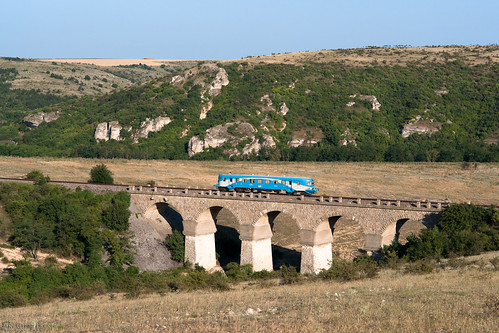 RO - Târguşor Dobrogea - 78 0779 by Jan-Geert Lukner, EN: The old Malaxa DMU as train 8654 from Tulcea to Medgidia crosses the smaller of two viaducts in 