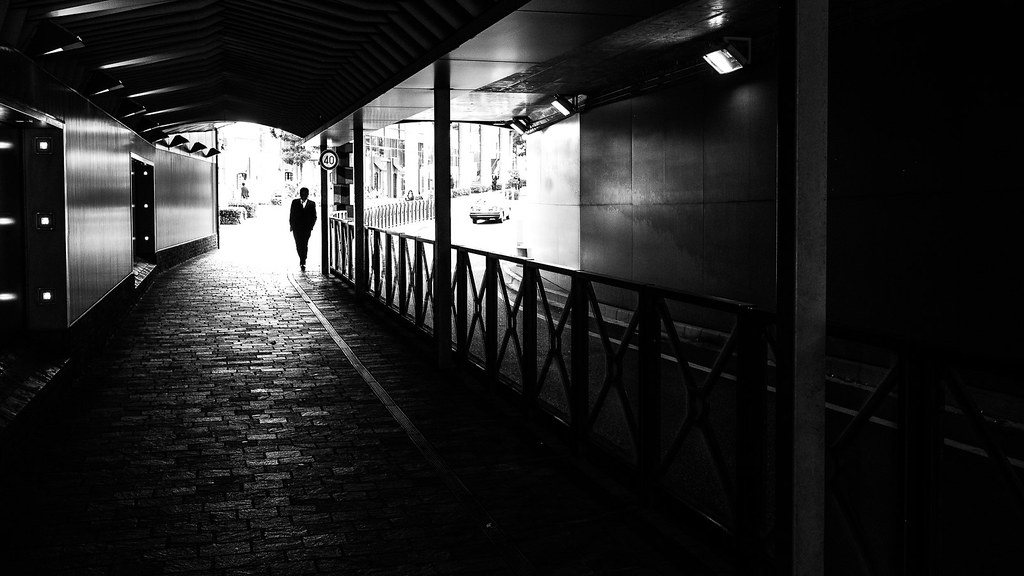 White collar - Tokyo, Japan - Black and white street photography