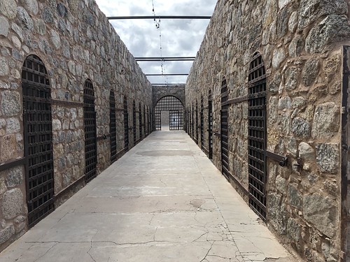 Yuma - at the jail corridor