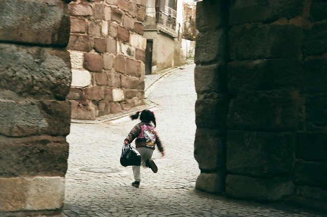 Back to the home.  #child #girl #antique #history #castle #little #ankara #turkey #sigma #yashica #analog #film #35mm #nofilter