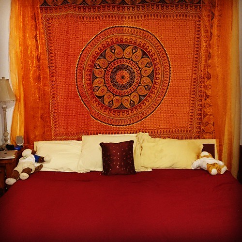 Kiddo decided we needed just a bit extra touch for our bed #kidsofinstagram | by nidfar