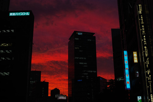 Shinjuku in Flames by guen-k, sunset japan tokyo shinjuku sigma 新宿 夕焼け dp2quattro
