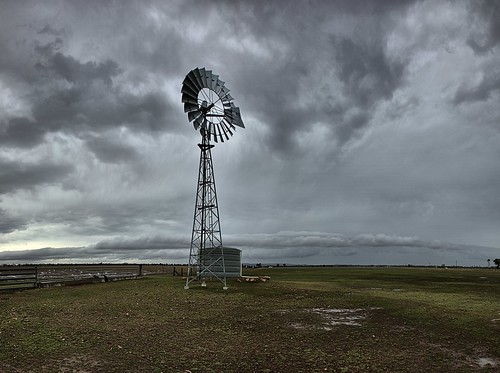 millmerran qld queensland australia windmill canon eos eos5dmkiv rain storm clouds