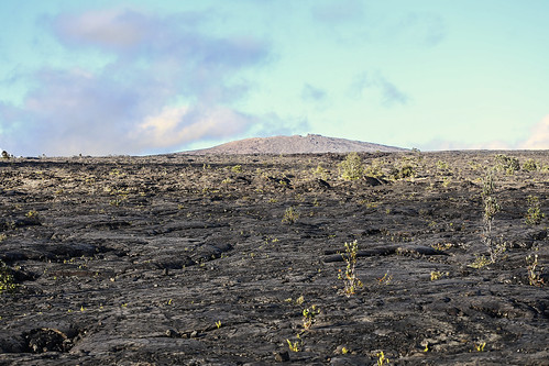 hawaii hawaiivolcanoesnationalpark hawaiian maunaulu lavaflows cindercone cinder cliffs tephra volcano basalt wyojones np