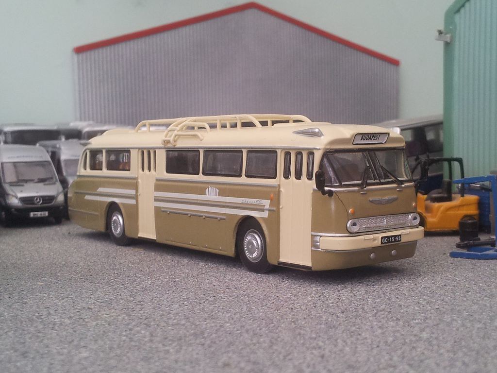Ikarus 66 city ​​bus three-door version resin kit 1:120 TT