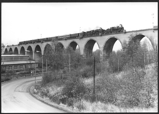 Archiv O734 Fahrt über den Viadukt bei Cheb, 1990