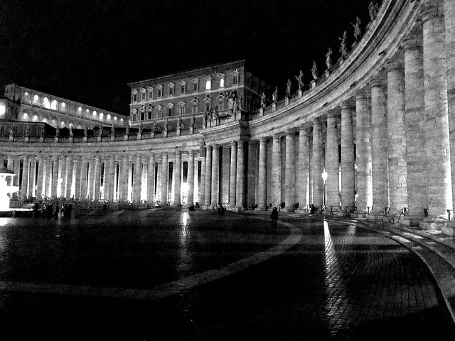 IMG_1165a_vatican pillars bw