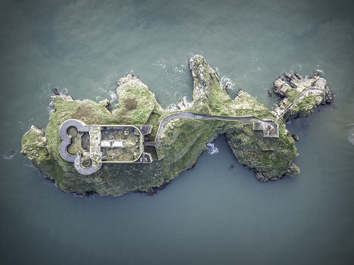 birdseyeview arielview djimavicpro drone dronephotography westwales island fort tenby stcatherine’sfort