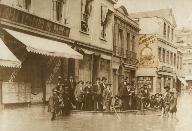 Inundación de Valparaiso, calle Condell con Piramide junio 1914