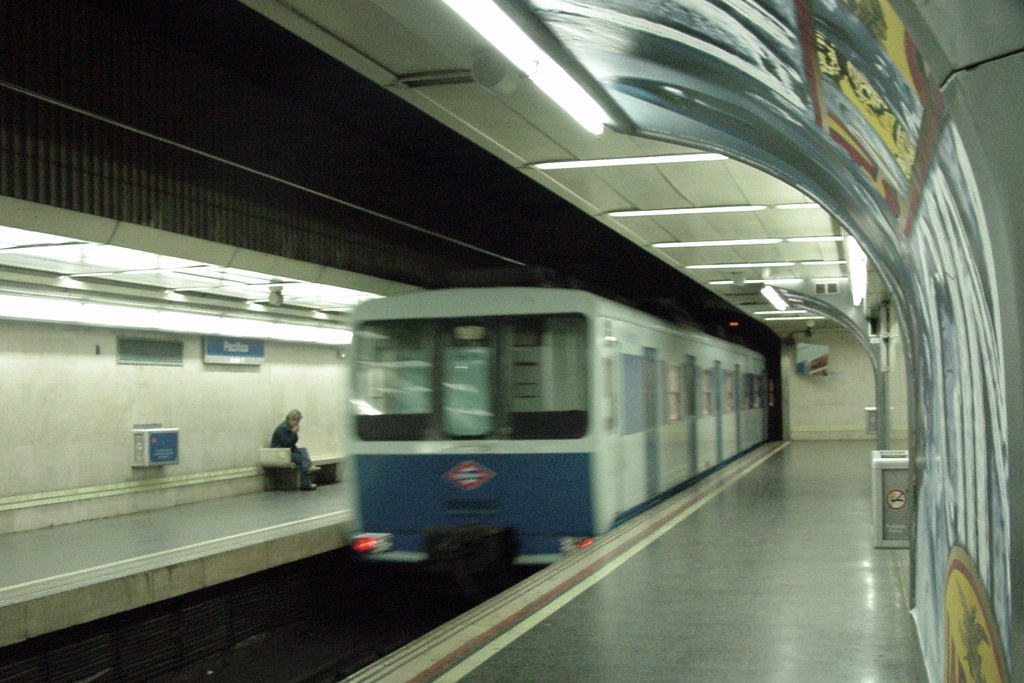 ES Madrid Metro - Line 6 @ Pacífico | A blurry shot but post… | Flickr