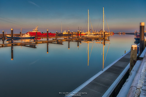 lauwersoog groningen nederland nl aurorahdr2018 reflections harbor harbour water boat ecolution wubboockels sunset sky bay sea piet pier