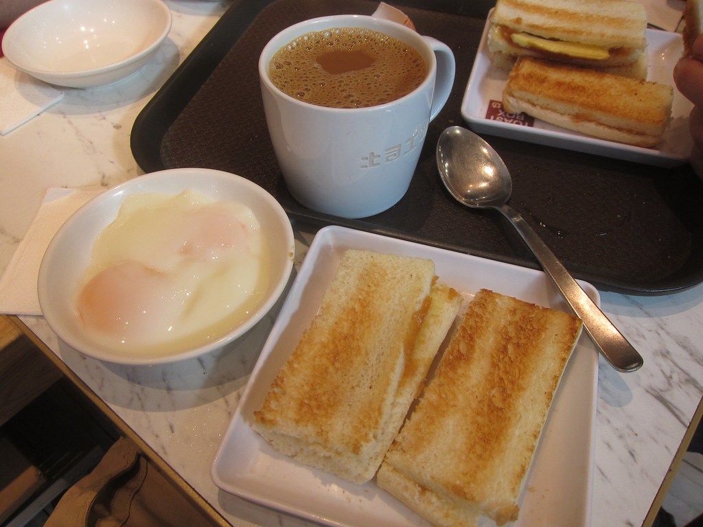 Our first meal was Kaya Toast at Toast Box, the classic Si… | Flickr