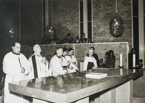 25 de marzo de 1965 - Día de la inauguración [10] - Piedra de Sierra Elvira para el altar del Sacrificio.