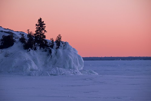 frozen fujixt1 groscap horizon ice lakesuperior landscape ontario princetownship seascape shoreline sky sunset water whitefishbay winter xf55200mm
