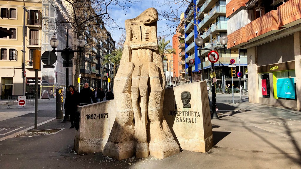 Febrer 10. Monument a Josep Trueta, Poblenou, Barcelona.