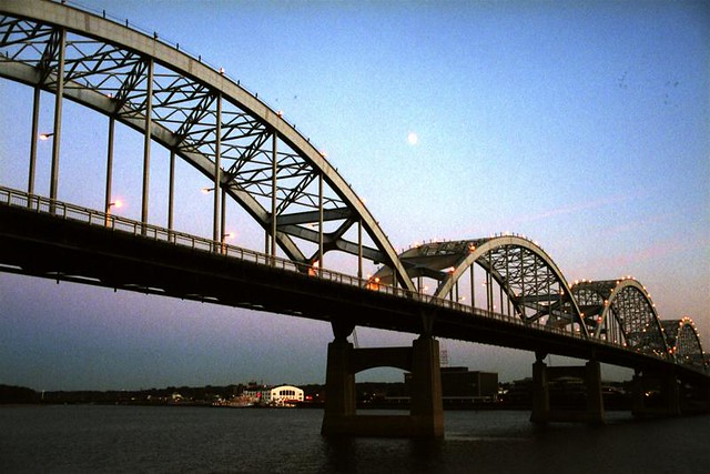 Centennial Bridge, Quad Cities
