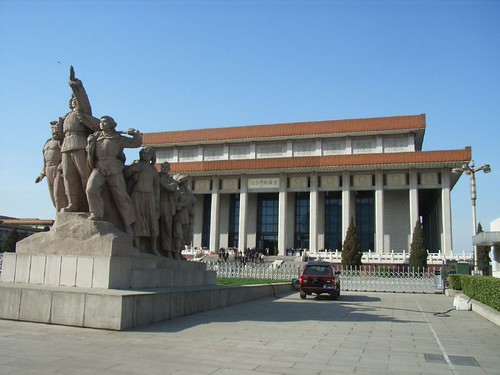 Pigeons Return to Their Owners After Brief Tribute to Mao—National Day Feathers Fly
