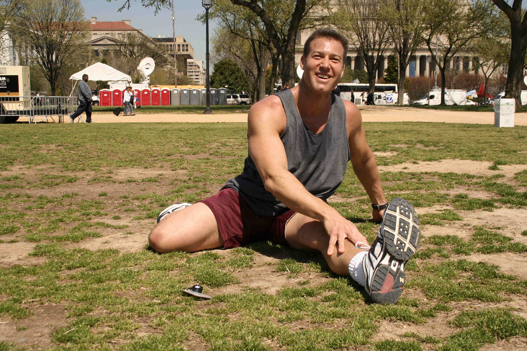 06.Stretch.NationalMall.WDC.10apr06 | Stretching on the Nati… | Flickr
