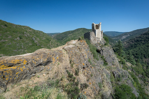 vacances été chateau château castle ruins ruines vestiges cathare rocks mountains tour tower