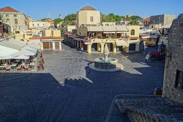 Ippokratous Square