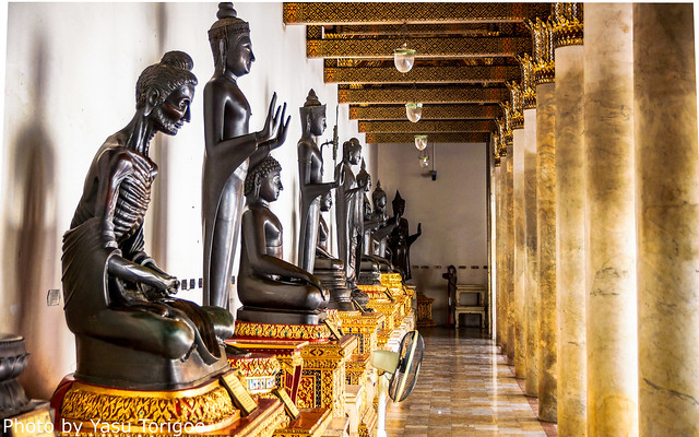 Wat Benchamabophit (The Marble Temple) Bangkok Thailand-10