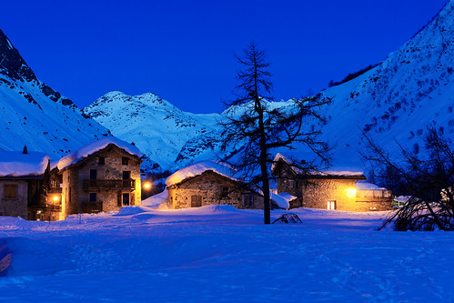 bonnevalsurarc france bluehour night dusk snow winter savoie dslr fullframe canon trip travel