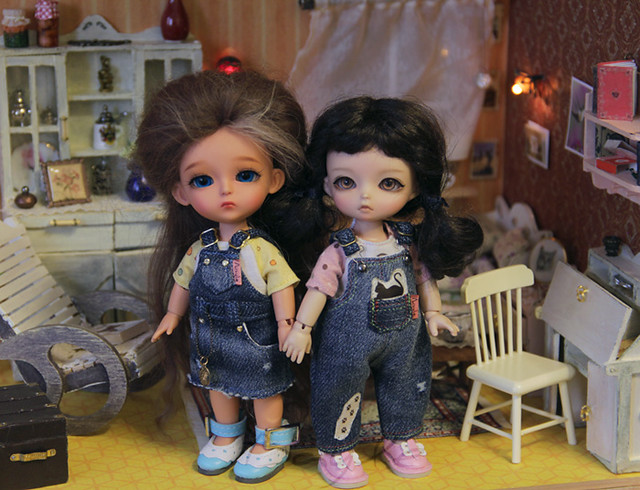 Jeans outfits for 16 cm bjd dolls.