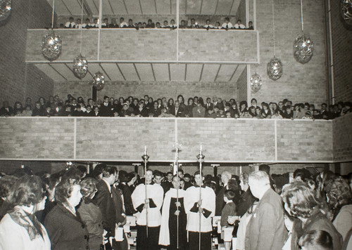 25 de marzo de 1965 - Día de la inauguración [6] - Y el pueblo que ama a sus carmelitas.