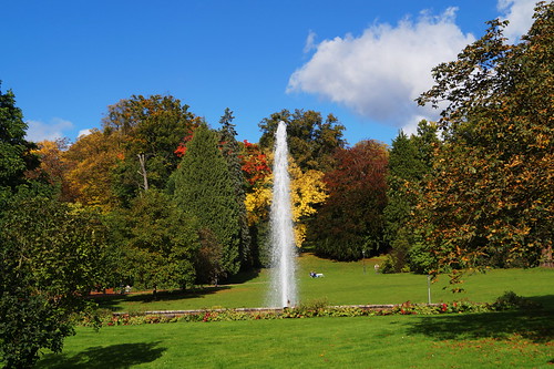 s castle park innenpark inner fontäne mammutbaum sequoiadendron fountain bassinrasen bassin lown