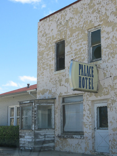 abandoned decay smalltown boisecity oklahoma hotel plasticsign vintagesign vintagehotel
