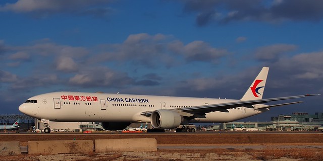 China Eastern Airlines Boeing 777-39P(ER) B-7343 - Toronto Pearson..