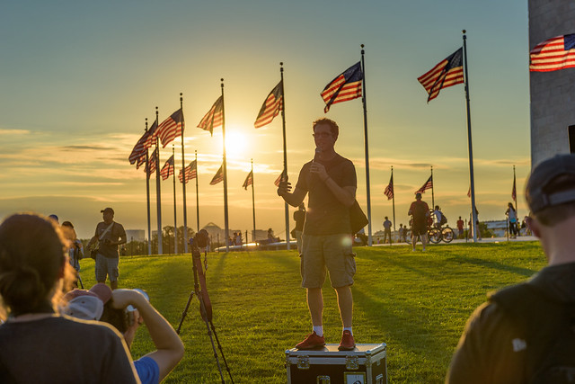 Trey Ratcliff speaks in front of the Washington Monument