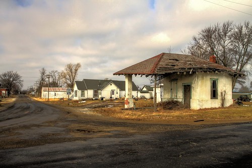 luray clarkcounty missouri old vintage gas service filling station closed vacant decay abandoned smalltown roadside