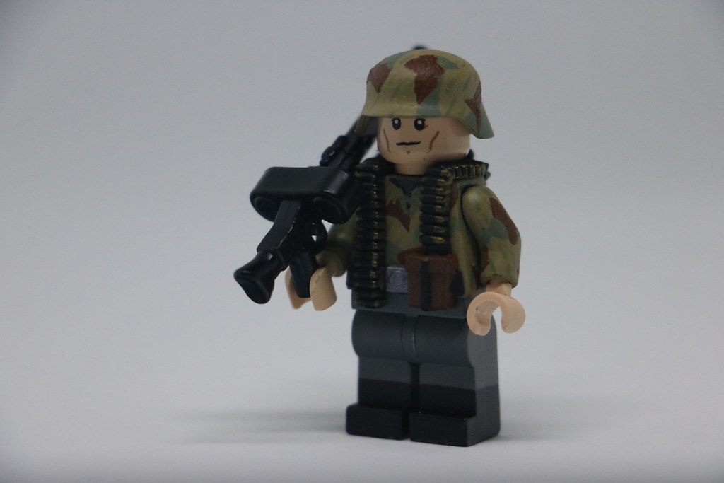 Lego ww2 German Splinter Camo Soldat mit Maschinengewehr