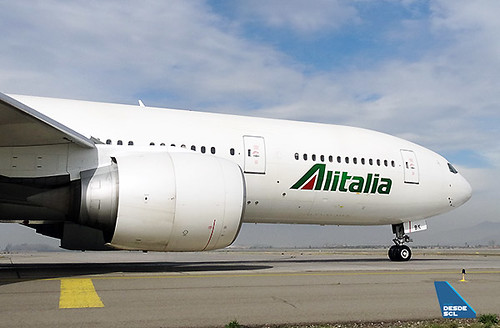 Alitalia B777-200ER front taxi out (RD)