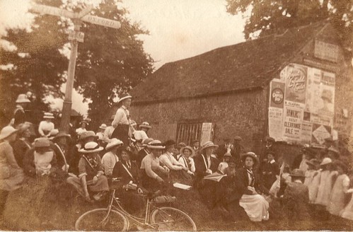 Lady Roxdale Lady Rochdale addressing schoolchildren at Tiddington, Oxf… | Flickr