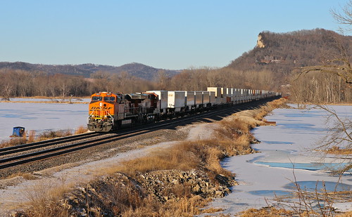 trains railroads bnsf aurorasubdivision intermodaltrains lacrosse wisconsin