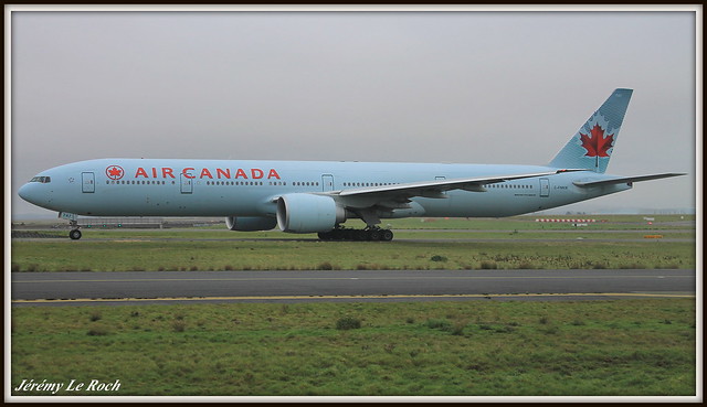 BOEING 777-333ER AIR CANADA C-FNNW