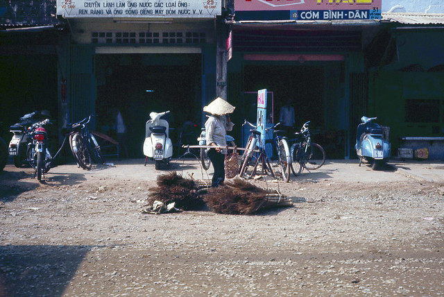 SAIGON 1971-72 - Photo by Terry Nelson - Đường Võ Tánh, Phú Nhuận