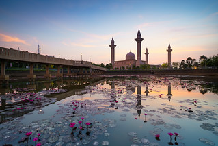 The tengku ampuan jemaah mosque or bukit jelutong mosque during beautiful sunrise, Kuala Lumpur Malaysia