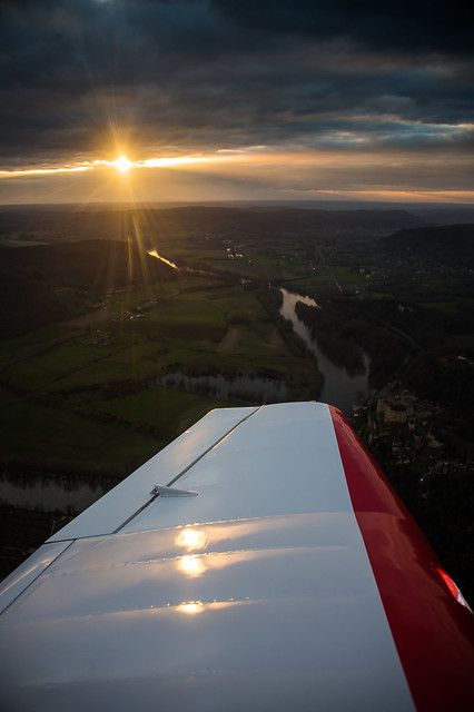 Beynac; Castlenaud; la Roque Gageac : Périgord : Flying above the Dordogne river : France