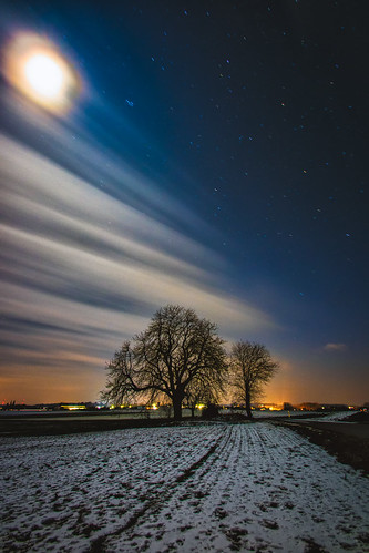 leutershausen bayern deutschland de langzeitbelichtung nachtaufnahme winter schnee mondlicht nacht bäume acker felder
