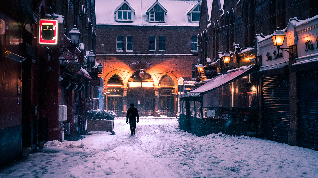 Walking in the snow - Dublin, Ireland - Color street photography