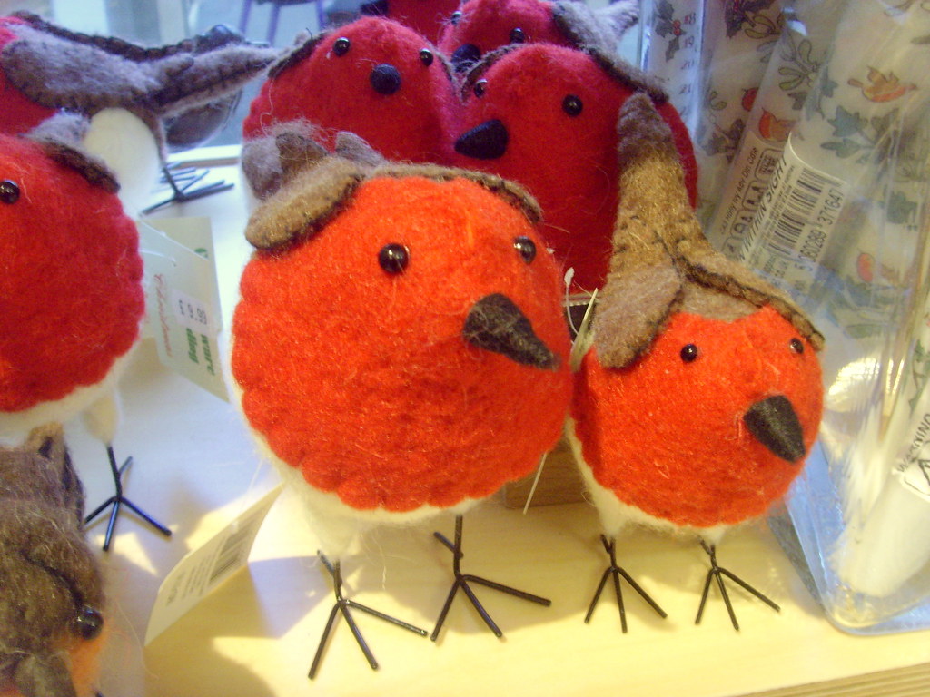 The season is almost over - festive robins