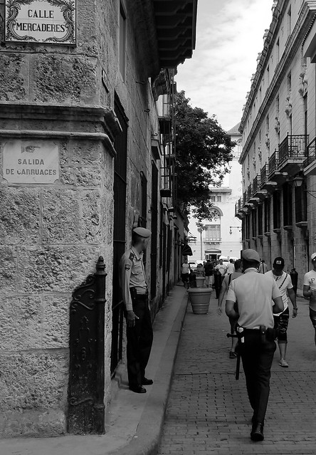Vigilando la Calle de la Amargura BN Habana 2017